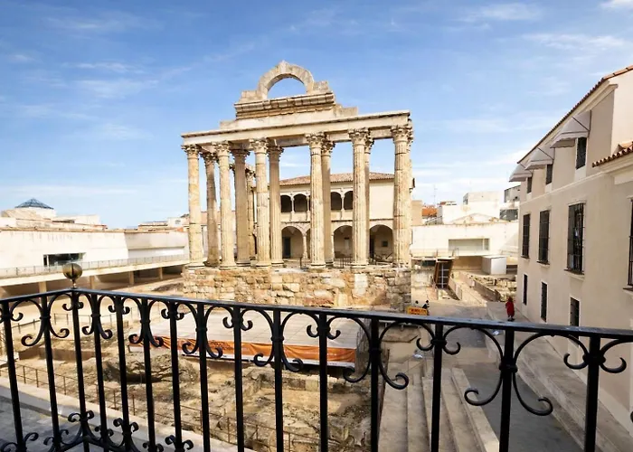 Apartamentos Templo Diana -Vistas Históricas-